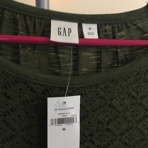 Gap woman’s shirt